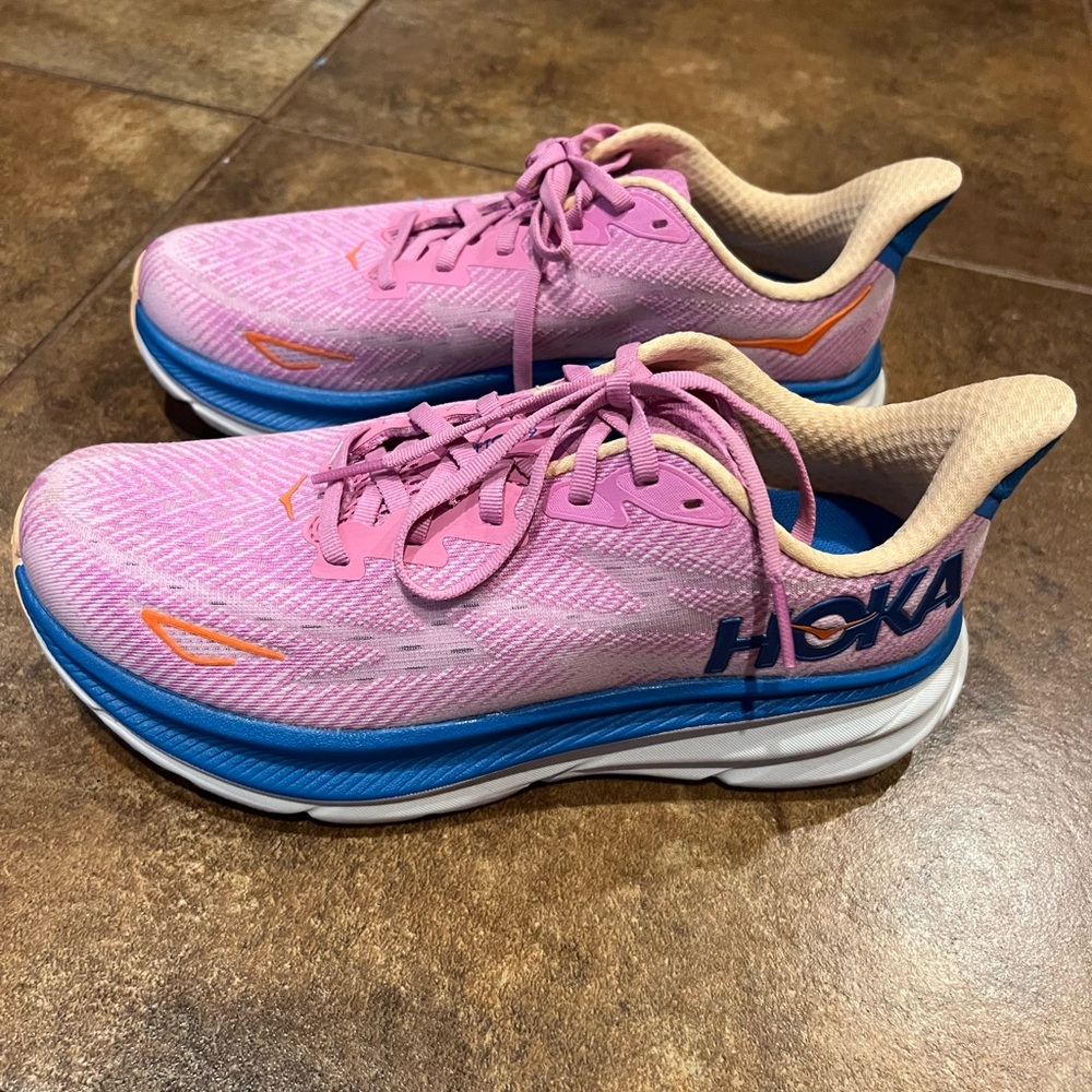 Hoka One Clifton 9 - Cyclamen/ Sweet Lilac- Women’s Running Shoes Size 7.5